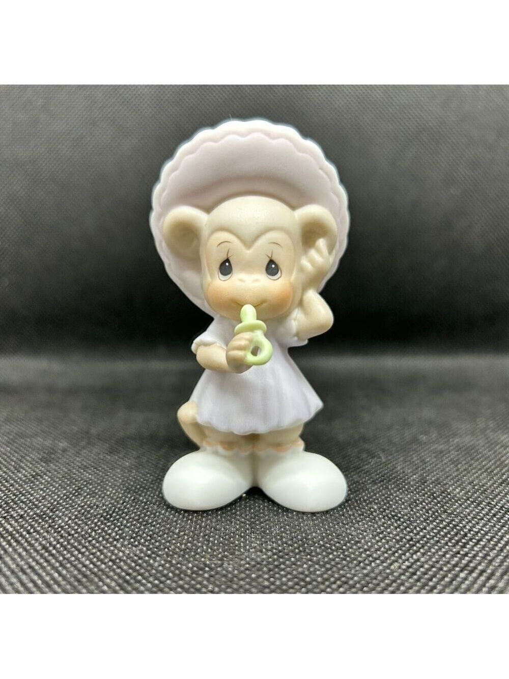 Precious Moments "Love Pacifies" 1991 Members Only figurine